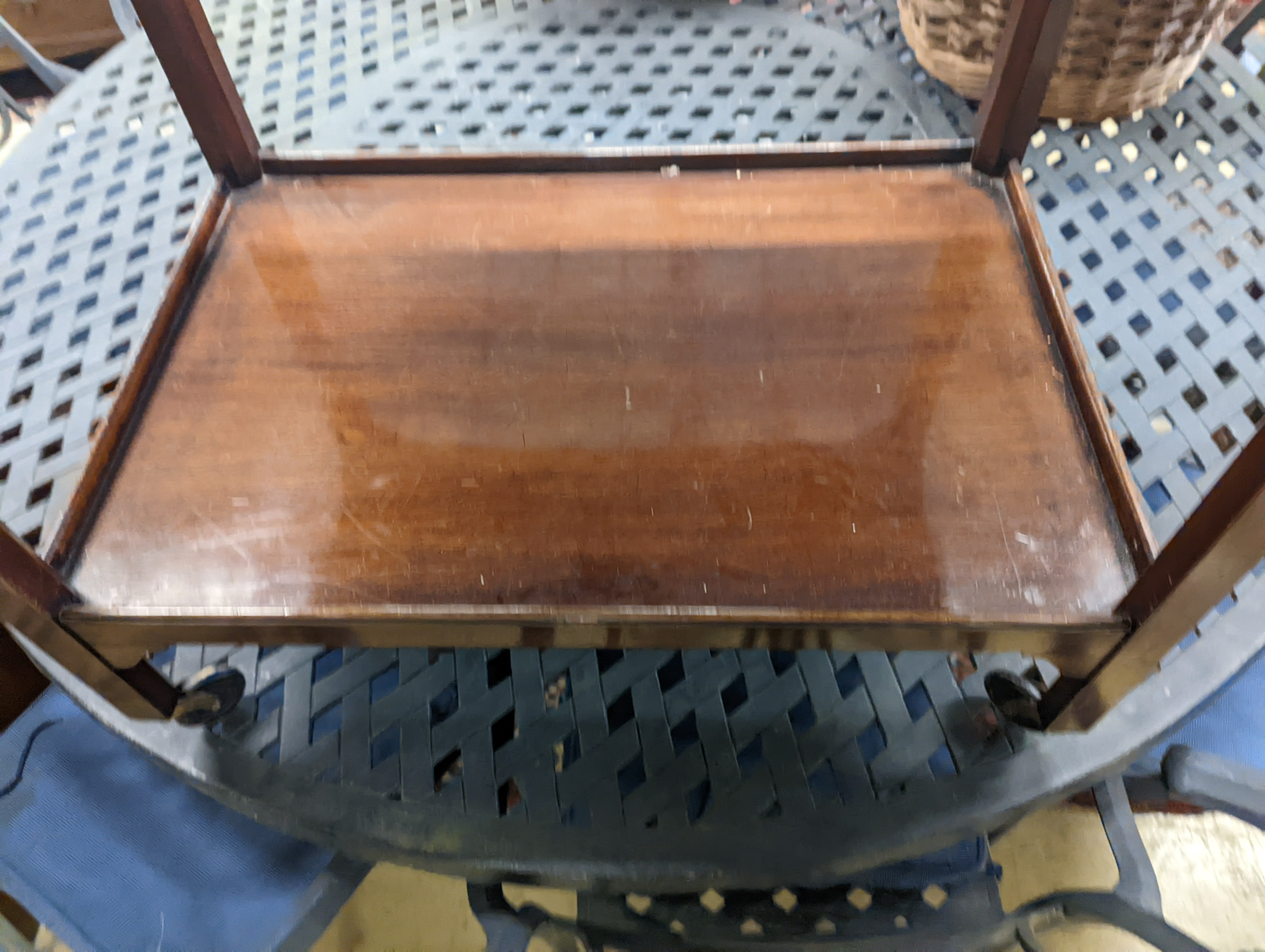 A mahogany George III style two tier tea trolley, width 76cm, depth 50cm, height 73cm